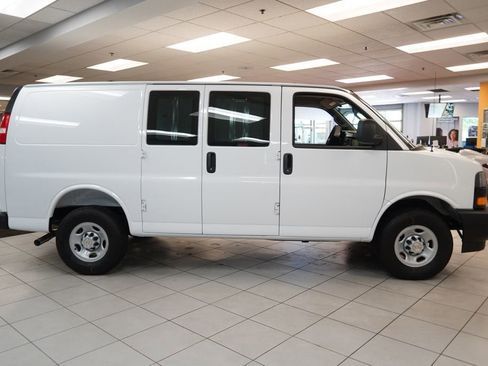New 2026 Chevrolet Express 2500 RWD image 11