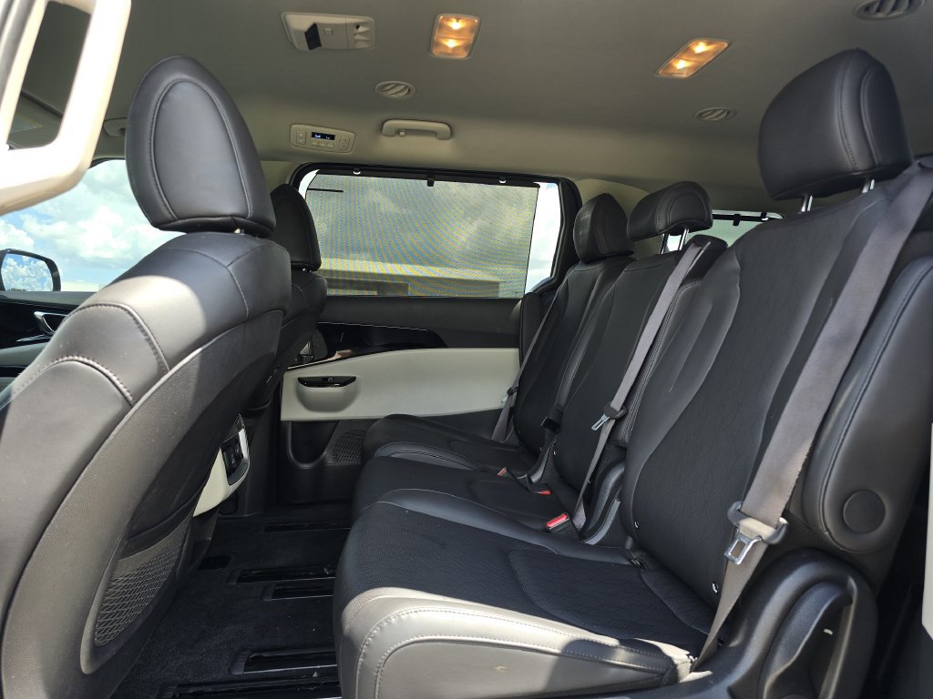 Certified 2024 Kia Carnival SX FWD image 17