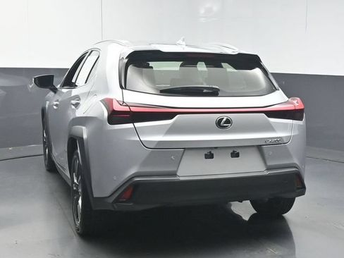 Used 2020 Lexus UX 200 w/ Premium Package FWD image 6