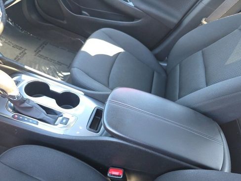 Used 2024 Chevrolet Malibu LT image 31