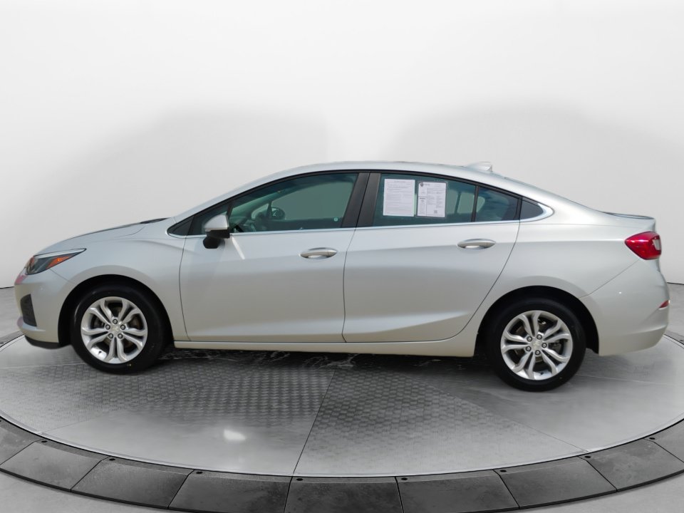 Used 2019 Chevrolet Cruze LT w/ LT Fleet Convenience Package FWD image 4