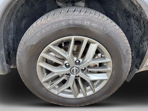 Used 2024 Nissan Rogue S FWD image 9