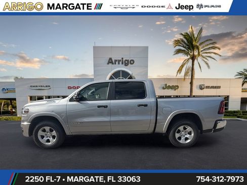 Used 2025 RAM 1500 Big Horn AWD/4WD image 4