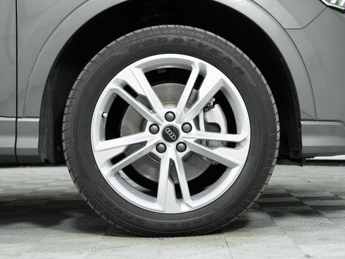 Certified 2024 Audi Q3 2.0T Premium image 9