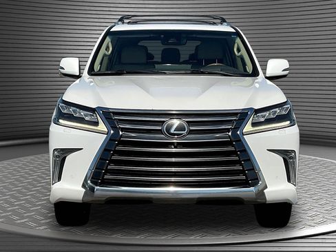 Used 2017 Lexus LX 570 4WD w/ Luxury Package image 2