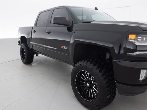 Used 2017 Chevrolet Silverado 1500 LTZ Z71 w/ Realtree Edition AWD/4WD image 11