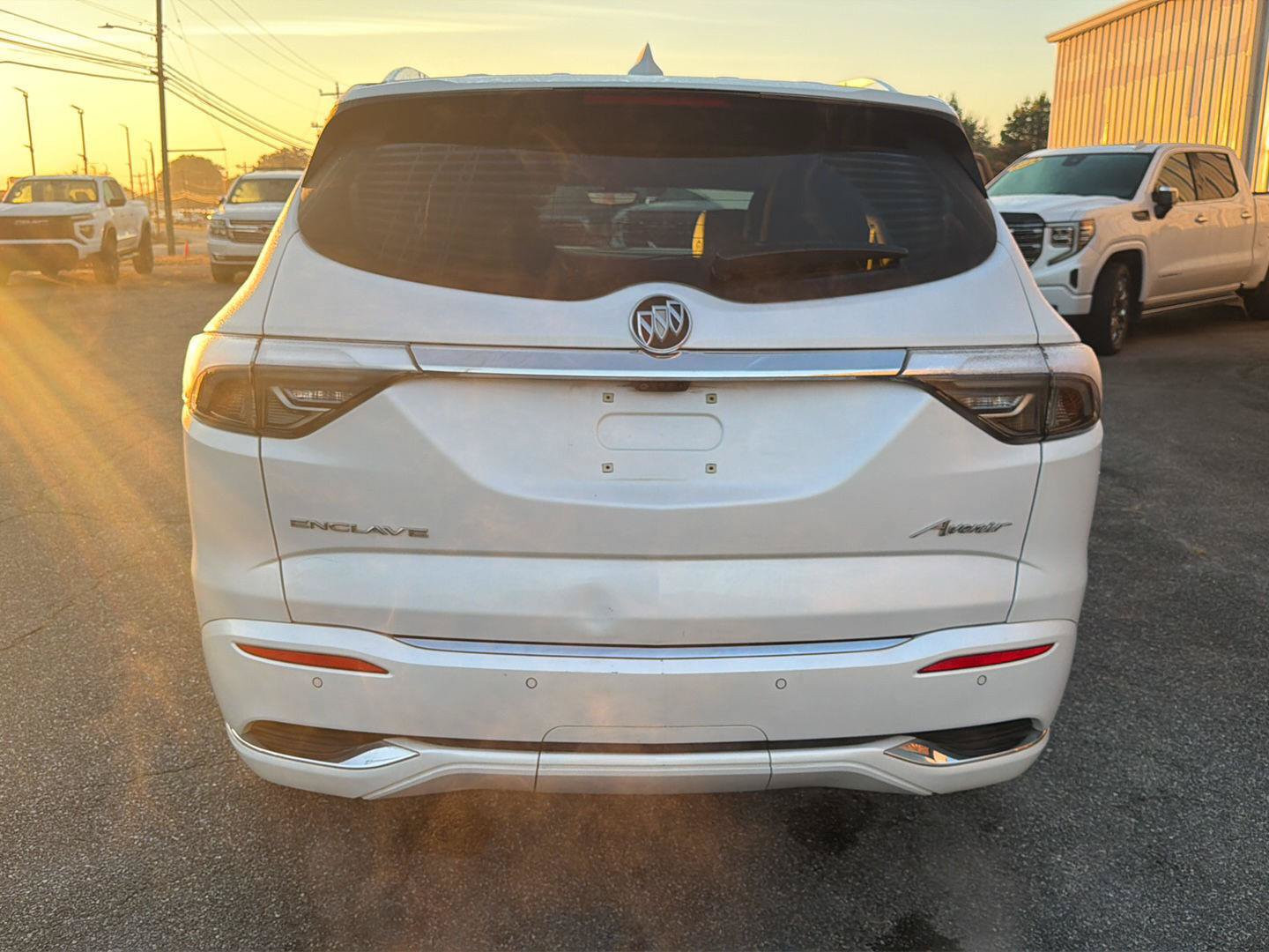 Used 2023 Buick Enclave Avenir FWD image 23