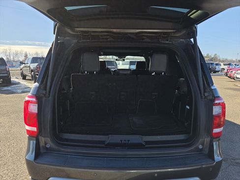 Used 2020 Ford Expedition XLT w/ Equipment Group 202A AWD/4WD image 9