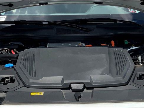 Used 2022 Audi e-tron Premium image 31