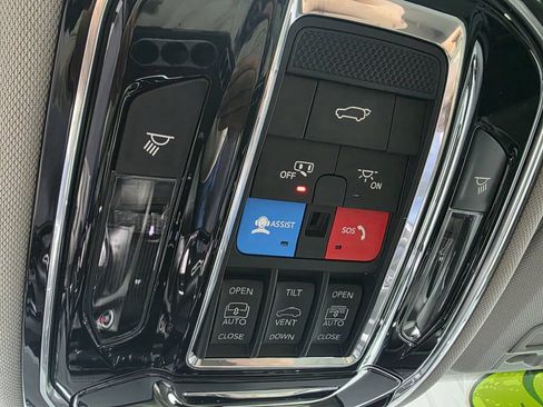 Used 2022 Jeep Grand Cherokee Overland AWD/4WD image 24