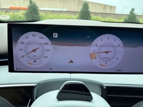 Certified 2026 Genesis GV70 2.5T Advanced AWD/4WD image 21