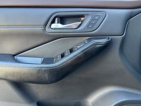 Certified 2023 Nissan Rogue SL w/ SL Premium Package image 11