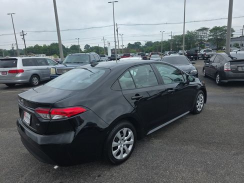 Certified 2024 Toyota Corolla LE FWD image 4