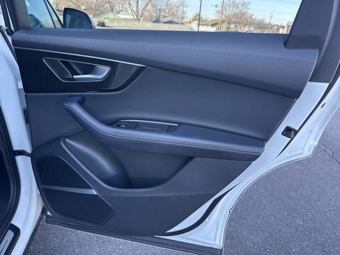 Used 2025 Audi Q7 3.0T Premium Plus image 22