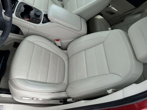 Certified 2022 GMC Acadia Denali w/ Denali Ultimate Package AWD/4WD image 20