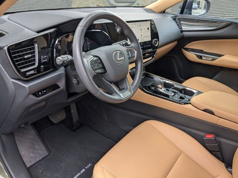Used 2025 Lexus NX 250 FWD w/ Towing Package (2000 Lbs) image 7