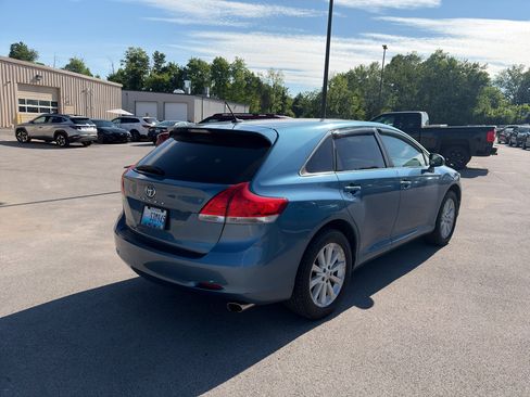 Used 2010 Toyota Venza FWD image 3