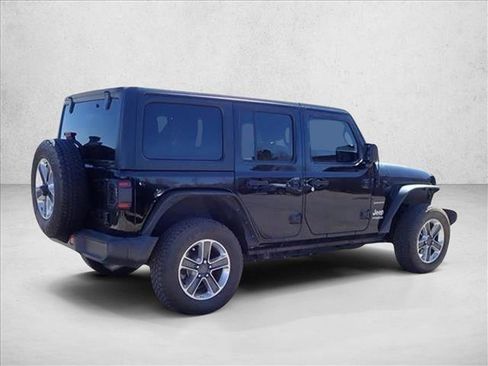 Used 2021 Jeep Wrangler Unlimited Sahara AWD/4WD image 3