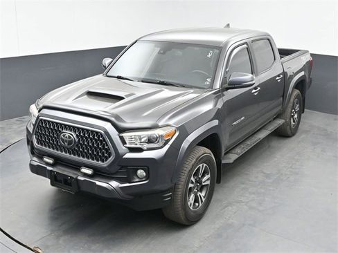 Used 2019 Toyota Tacoma TRD Sport image 15