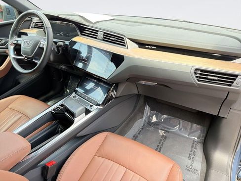 Used 2024 Audi Q8 e-tron Premium AWD/4WD image 34