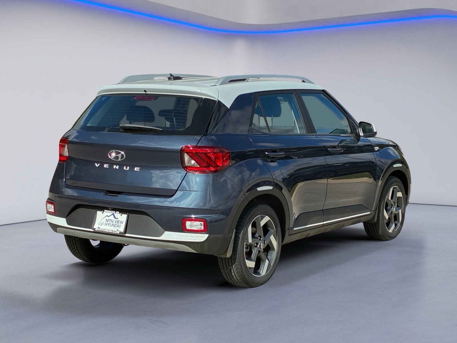 New 2026 Hyundai Venue SEL FWD image 3