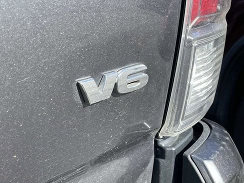 Used 2022 Toyota Tacoma TRD Sport w/ Technology Package image 11