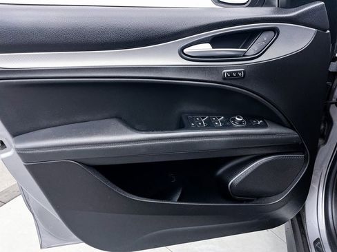 Used 2018 Alfa Romeo Stelvio Ti Sport image 13