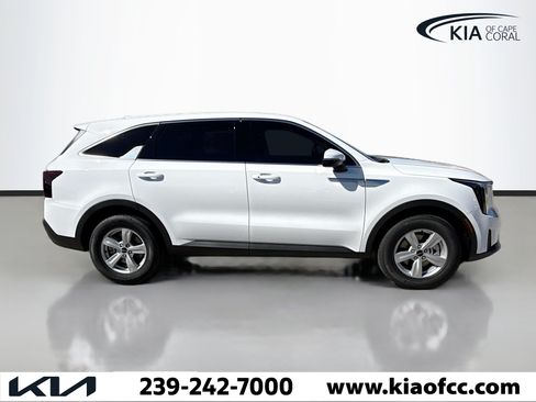 New 2026 Kia Sorento LX FWD image 6