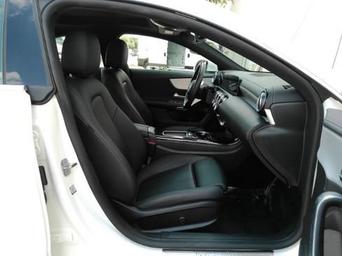 Used 2025 Mercedes-Benz CLA 250 4MATIC image 22