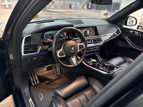 Used 2022 BMW X5 xDrive40i w/ M Sport Package AWD/4WD image 16