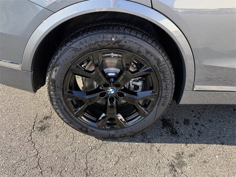 New 2026 BMW X7 xDrive40i w/ Premium Package image 17