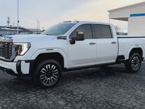 Used 2024 GMC Sierra 2500 Denali Ultimate image 4