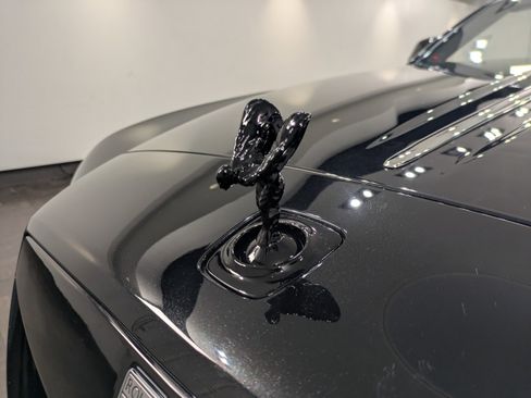 Used 2019 Rolls-Royce Dawn image 28