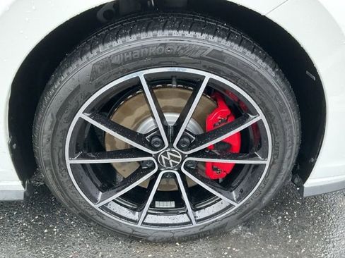 Used 2025 Volkswagen Jetta GLI Autobahn image 9