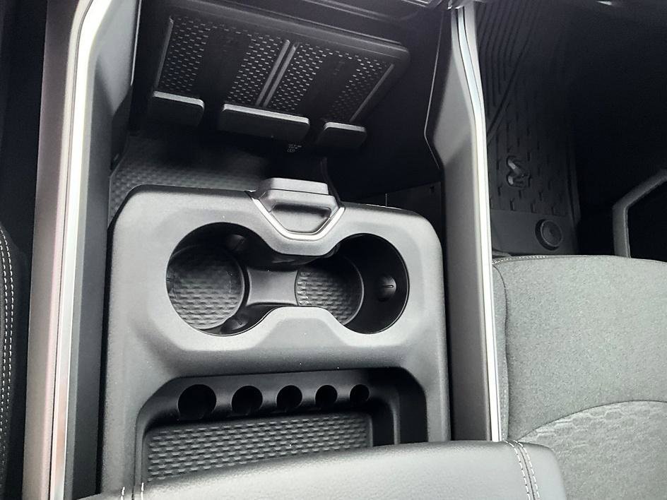 New 2027 RAM 3500 Big Horn AWD/4WD image 26