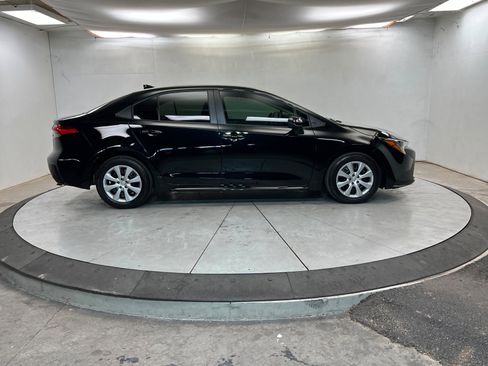 Used 2025 Toyota Corolla LE image 7