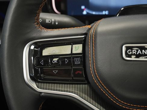 Certified 2025 Jeep Grand Wagoneer Series III w/ Rear Seat Video Group 1 AWD/4WD image 41