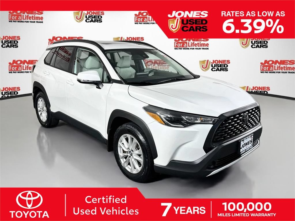 Certified 2022 Toyota Corolla Cross LE w/ Moonroof Package AWD/4WD image 1