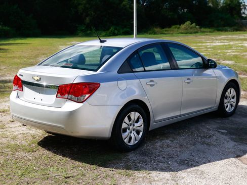 Used 2014 Chevrolet Cruze LS image 11