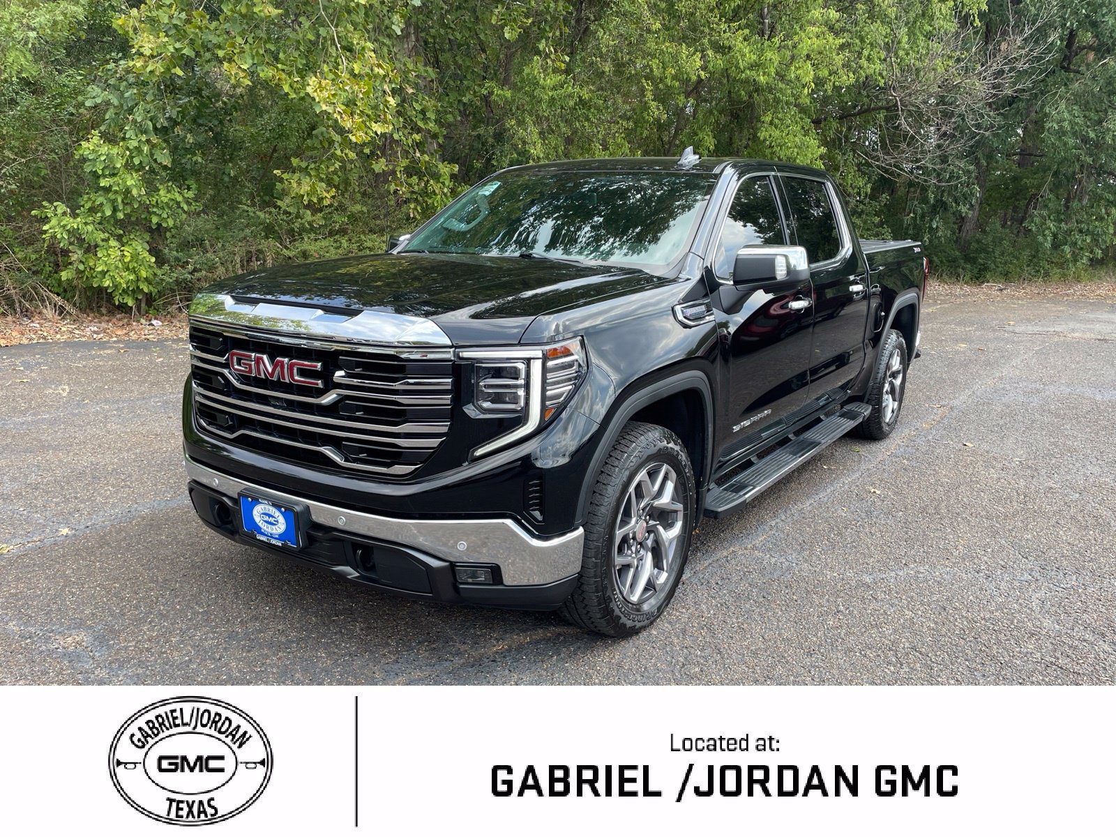 Used 2025 GMC Sierra 1500 SLT AWD/4WD image 1