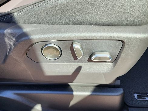 New 2026 GMC Yukon Denali image 48