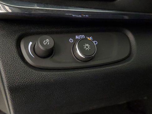 Used 2025 Buick Envista Preferred image 14