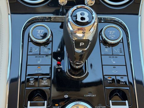 Used 2023 Bentley Continental GT V8 image 29