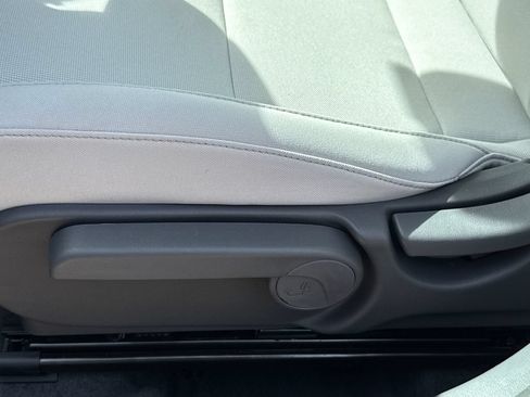 New 2026 Hyundai Elantra Limited FWD image 20