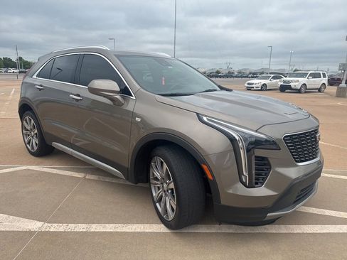 Used 2020 Cadillac XT4 Premium Luxury FWD image 4