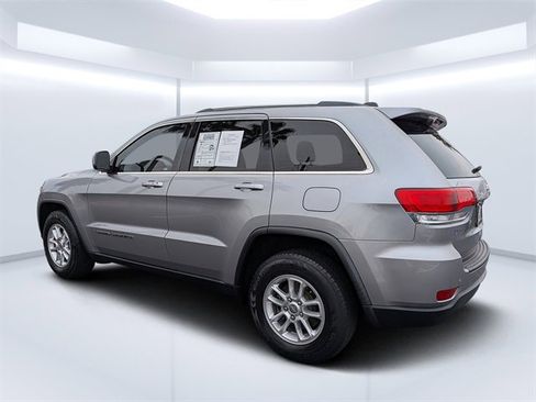 Used 2019 Jeep Grand Cherokee Laredo image 5