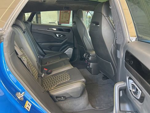 Used 2022 Lamborghini Urus image 34