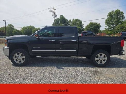 Used 2019 Chevrolet Silverado 2500 LTZ w/ Duramax Plus Package AWD/4WD image 4