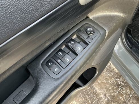 Used 2021 Jeep Grand Cherokee Laredo X image 24