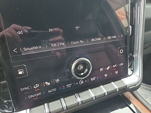 Used 2025 GMC Yukon Denali image 62